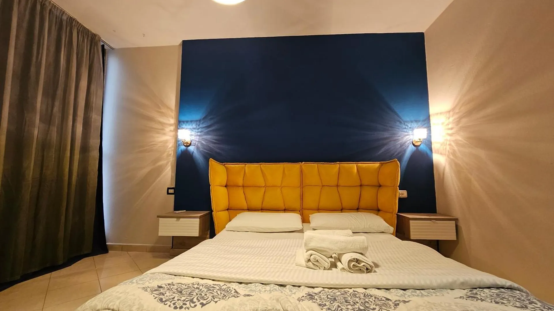 Aura Skanderbeg Square Apartments Tirana Albanien