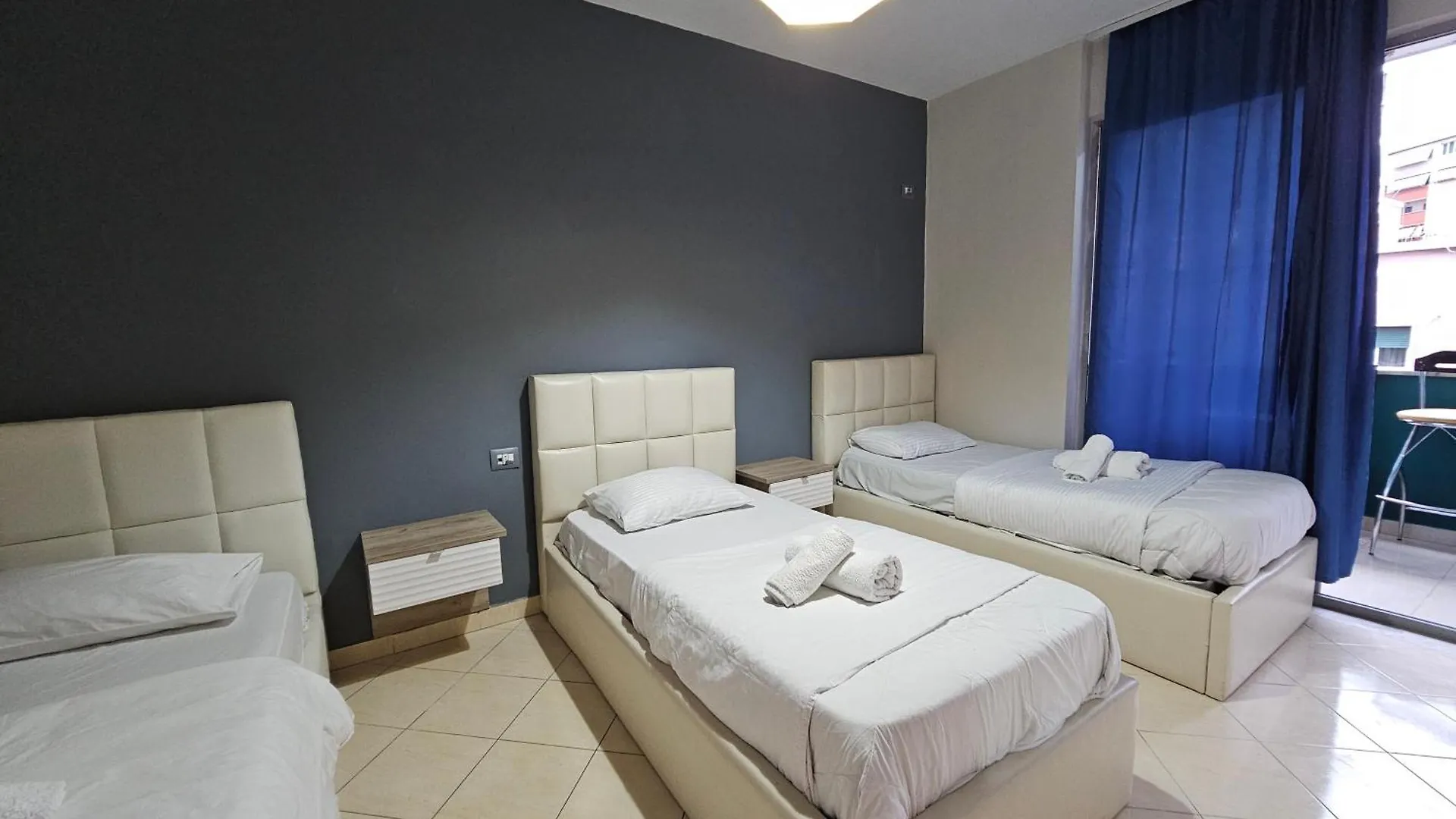 Aura Skanderbeg Square Apartments 티라나
