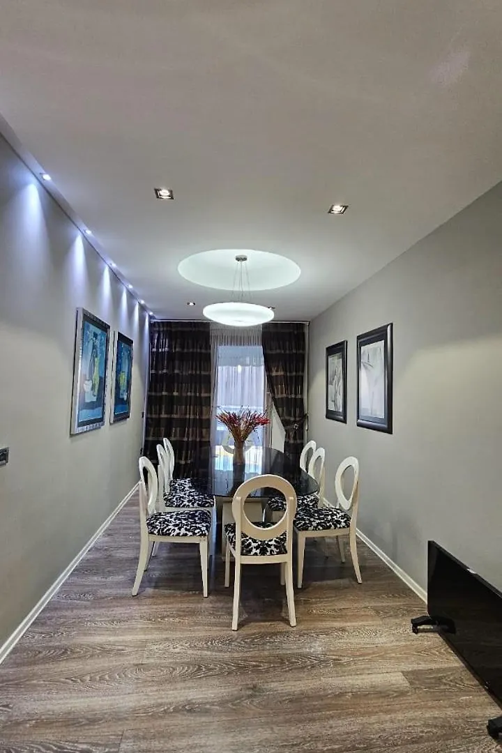 Aura Skanderbeg Square Apartments 티라나