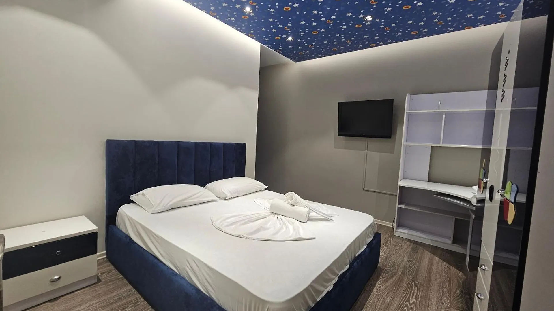 Aura Skanderbeg Square Apartments 티라나