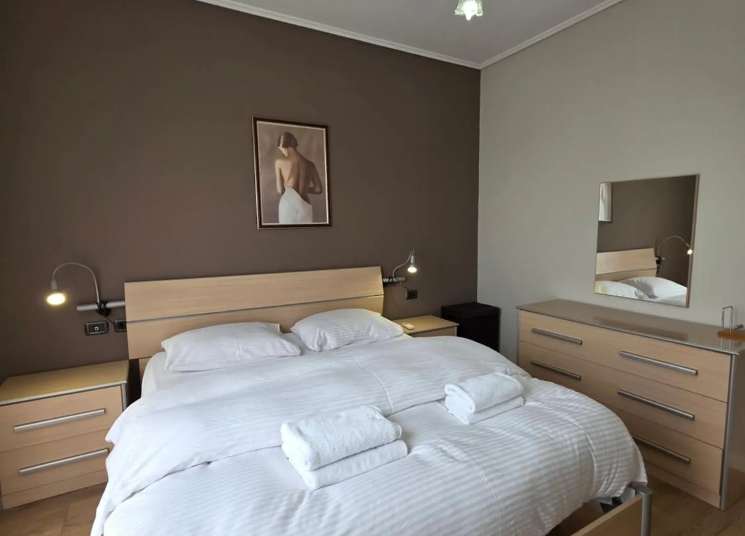 Aura Skanderbeg Square Apartments 티라나