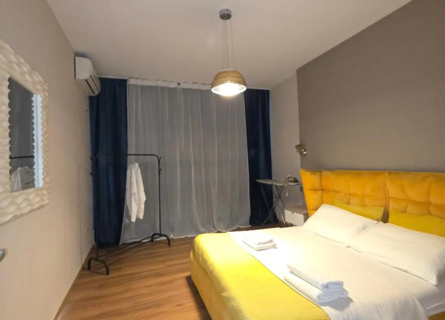 Aura Skanderbeg Square Apartments 티라나