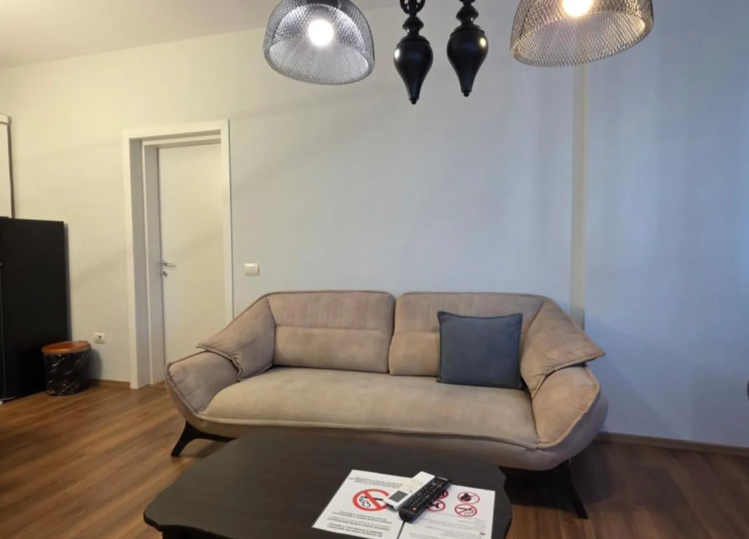 Aura Skanderbeg Square Apartments 티라나