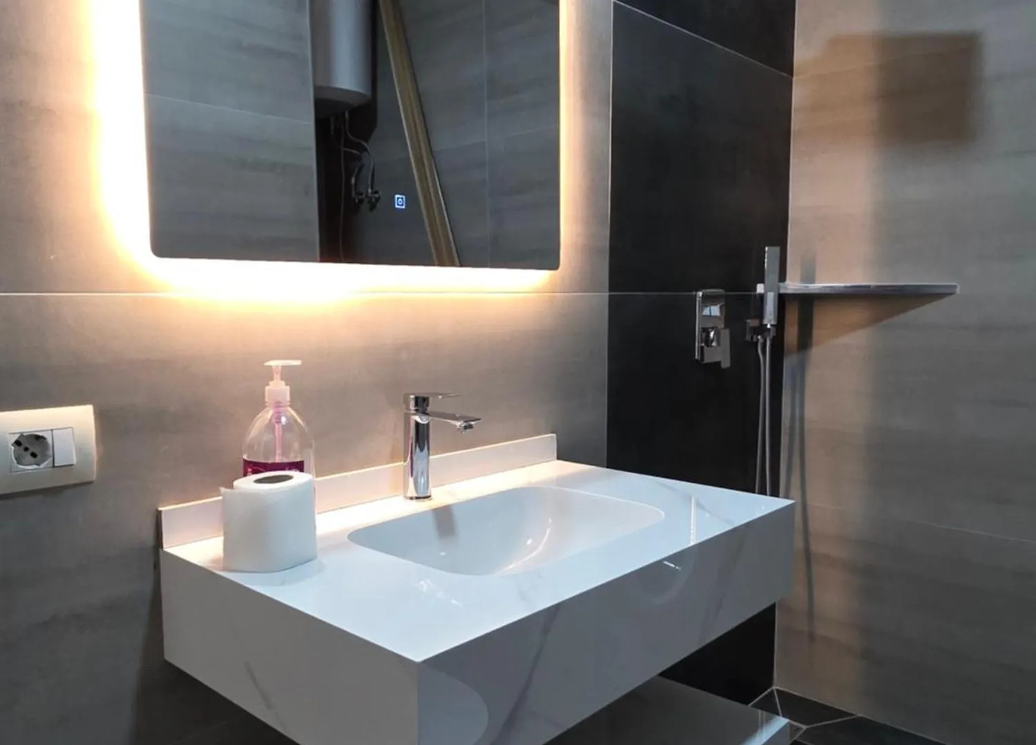 Aura Skanderbeg Square Apartments 티라나